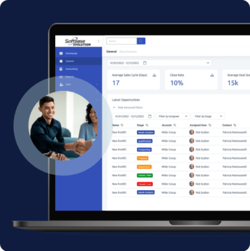 Highlight_UseCase_CRM Customer shaking hands over customer relationship management software screen mockup