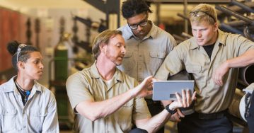 image-of-a-servcie-technicians-in-training image of a service technician training a group of other technicians